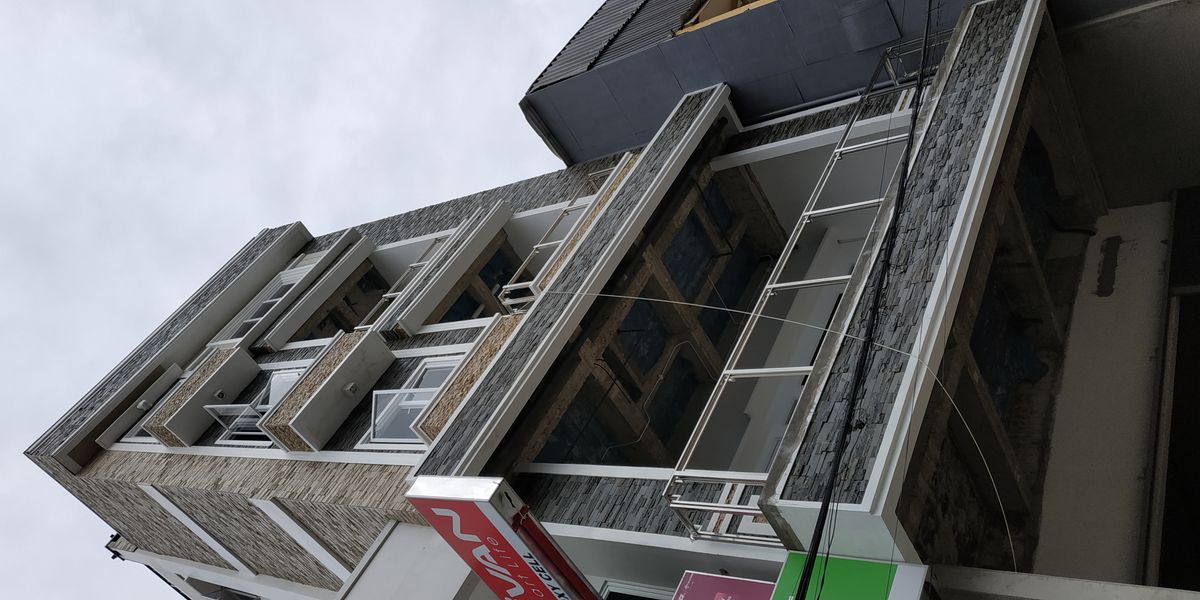 Balkon Kaca Aleng Serba Motor - Dokumentasi Proyek